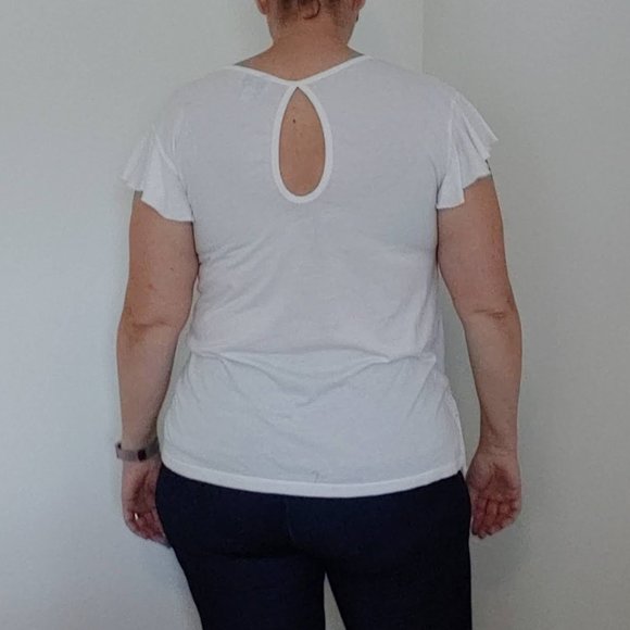 3/$18 Susina White Ruffle Shirt Flutter Sleeve L - Picture 2 of 8